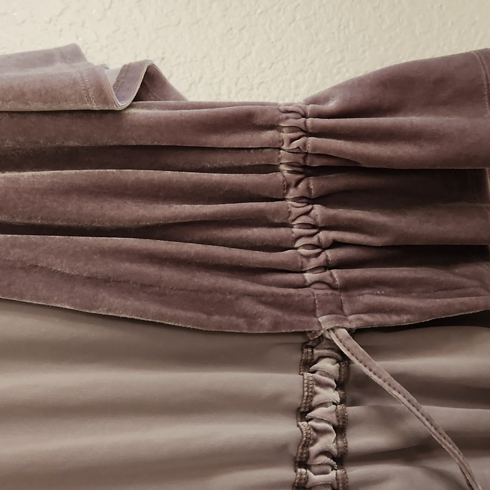 Urban Outfitters Gray V-Neck Top - Picture 4 of 4